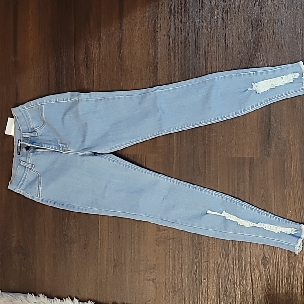 High waisted ripped skinny jeans from fashion nova size 1, brand new